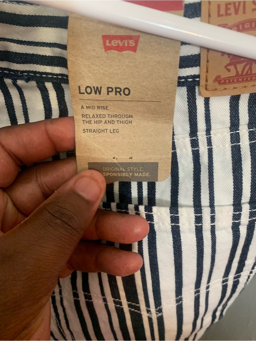 Levi's Low Pro Straight Leg Vertical Stripe Chinos - Navy & White